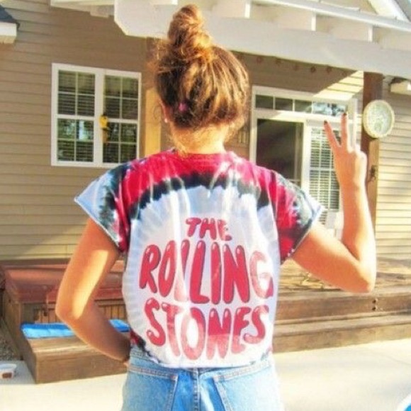 3 mystery graphic tees 👀 - Picture 5 of 6